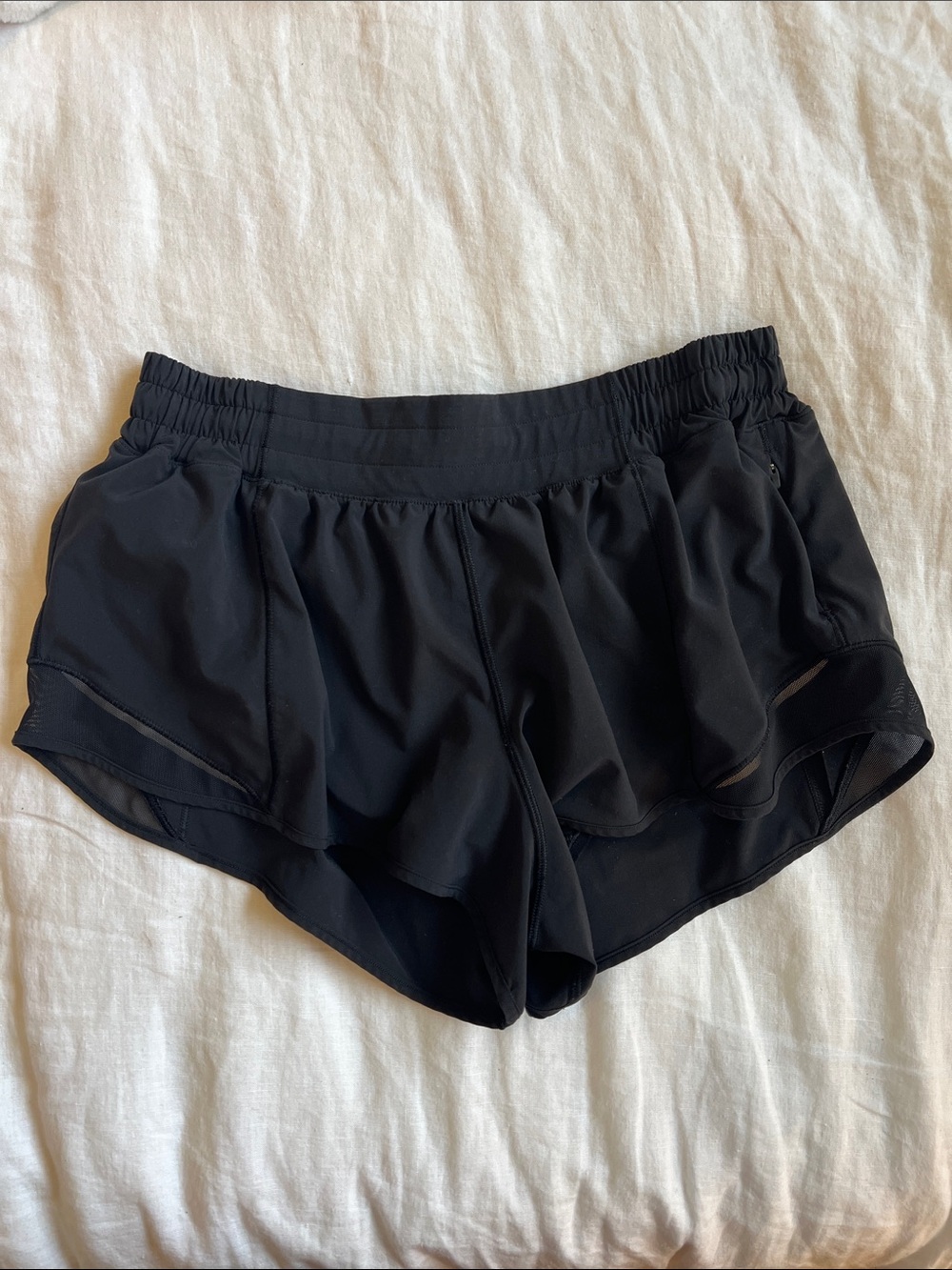 Lululemon Hotty Hot Shorts 2.5”
